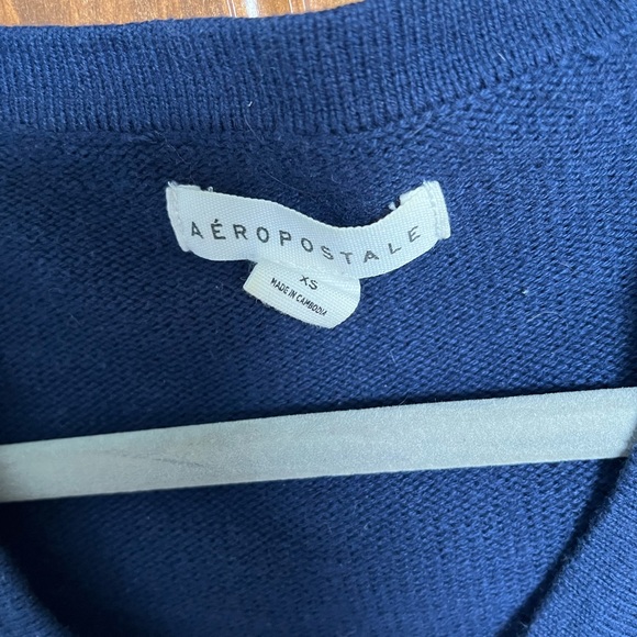 Cropped button-up sweater - Picture 3 of 3